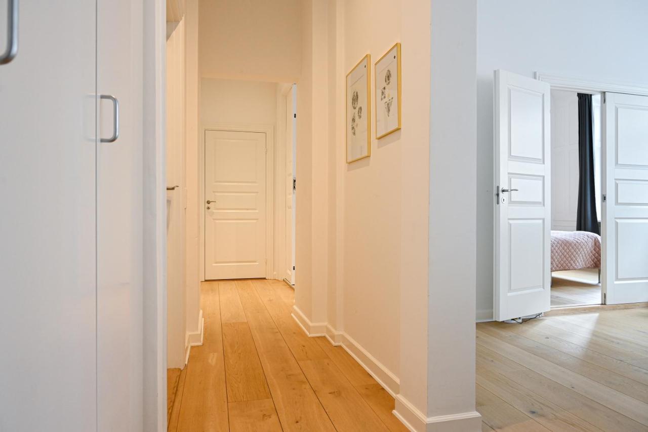 Sanders Arrow - Chic Three-Bedroom Apartment In The Middle Of Köpenhamn Exteriör bild