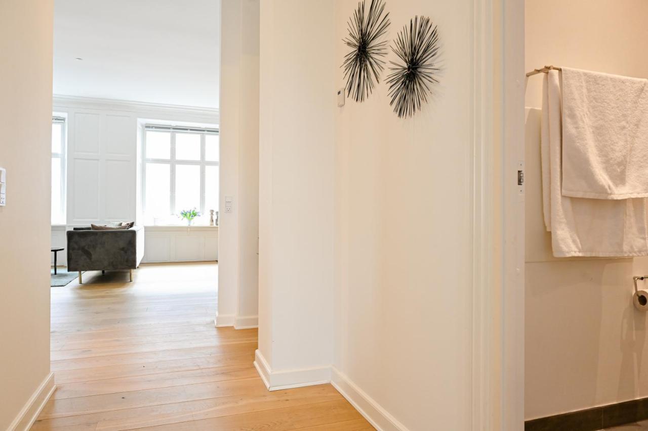 Sanders Arrow - Chic Three-Bedroom Apartment In The Middle Of Köpenhamn Exteriör bild